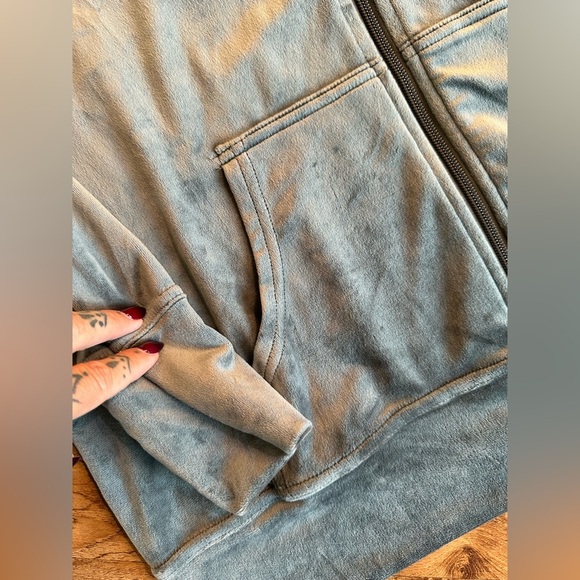 aerie OFFLINE Women’s After Party Velour Oversized Full Zip Hoodie. Like new - Picture 4 of 9